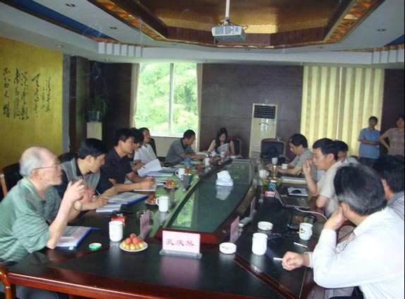 農(nóng)機(jī)監(jiān)理總站領(lǐng)導(dǎo)到我公司考察